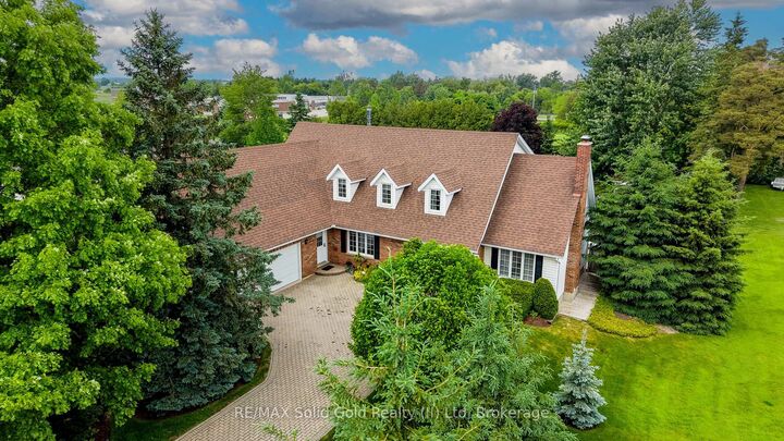 11 Lorraine Drive — photo 1