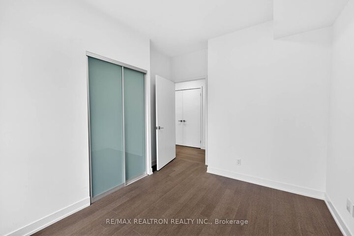 Property Photo: 38 Simcoe Promenade C909 ON L6G 0H7