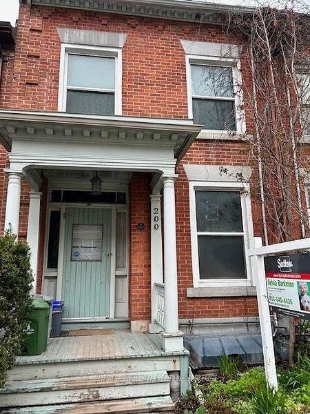 Property Photo: 200 Bagot Street ON K7L 3G1