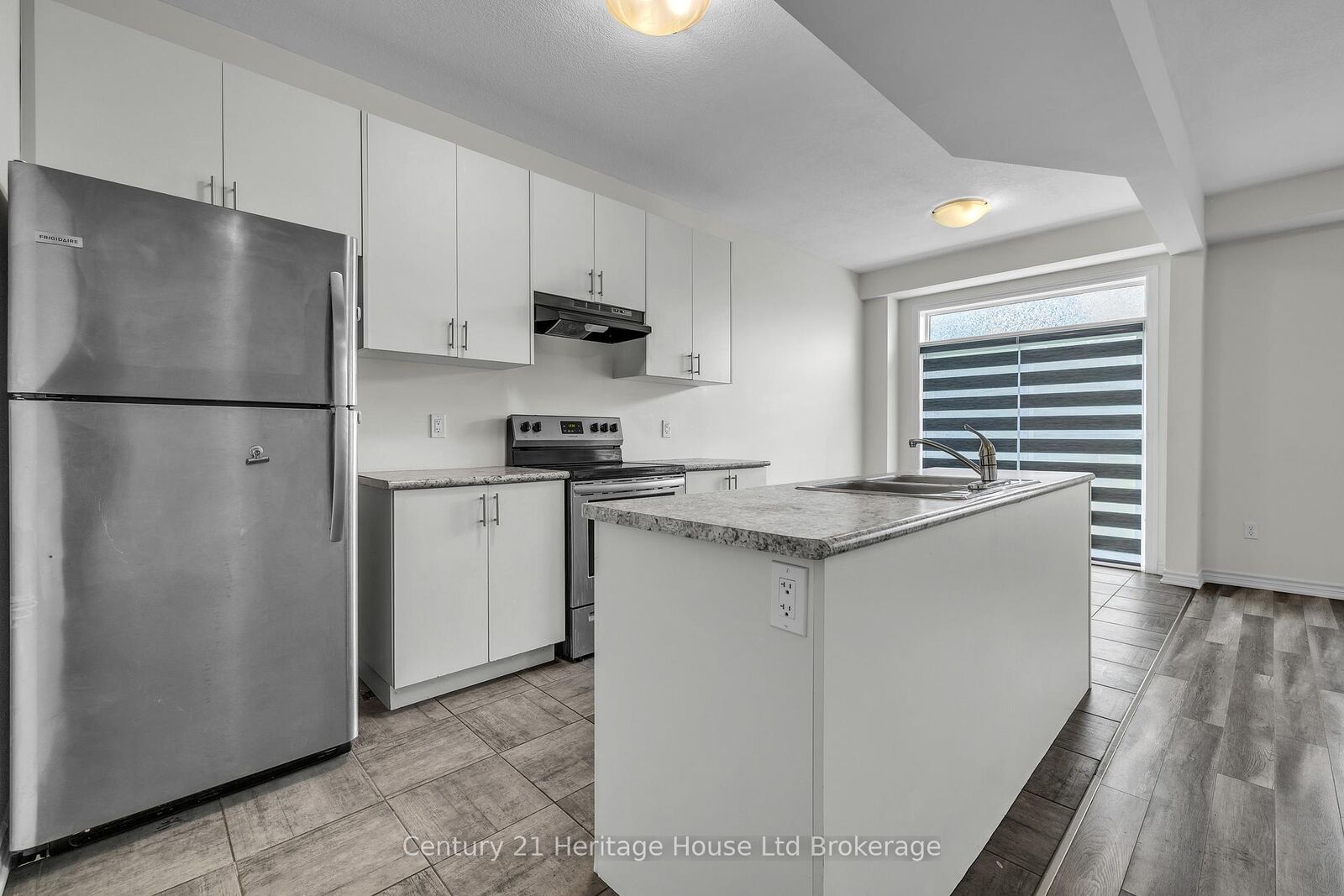 Property Photo: 194 Links Crescent ON N4T 0L9