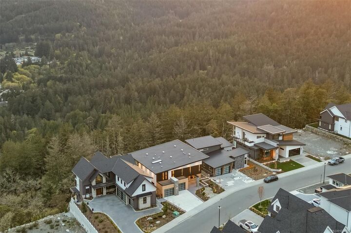 Property Photo: 2029 Pinehurst Terr BC V9B 3S3