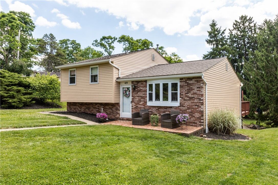 Property Photo:  419 Patsy Dr  PA 15044 