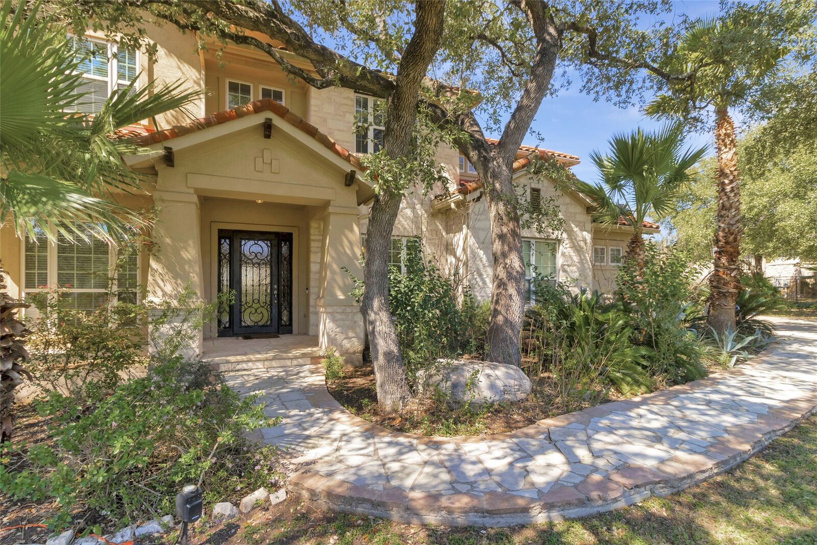 Property Photo: 5600 Laguna Cliff Lane TX 78734
