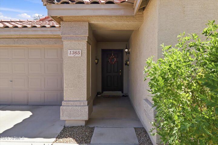 Property Photo:  1365 S Wagon Wheel Court  AZ 85286 