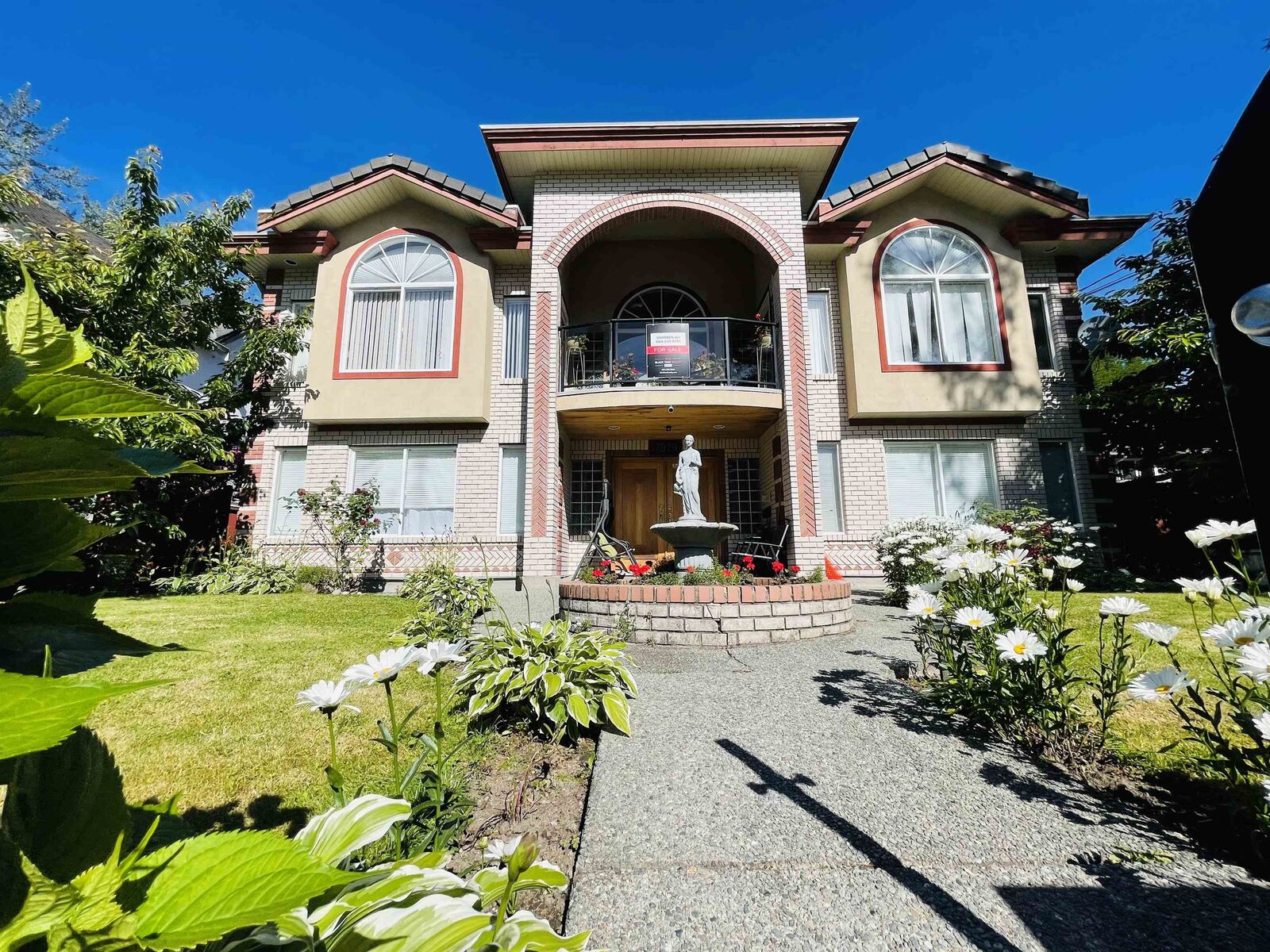 Property Photo: 37979 Fifth Avenue BC V8B 0A6