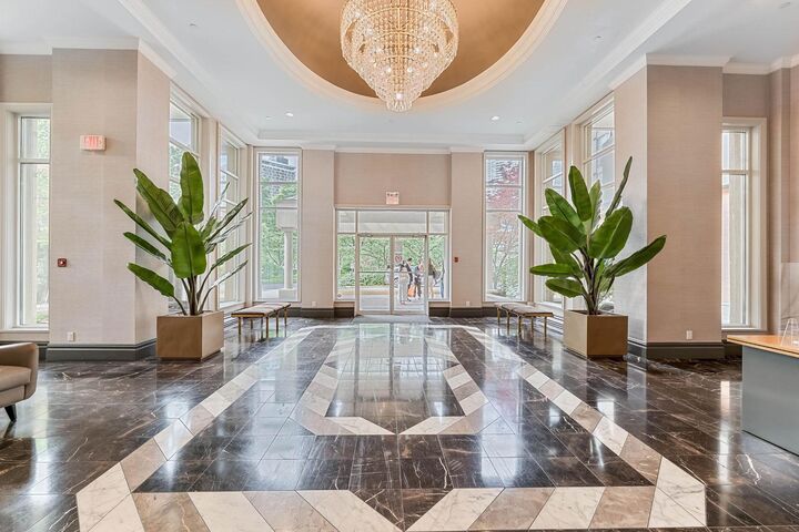 6240 McKay Avenue 404 — photo 1