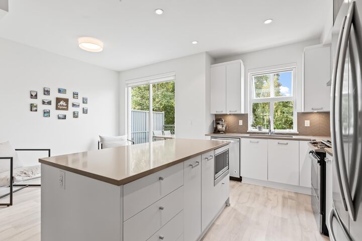 Property Photo: 24076 112 Avenue 74 BC V2W 0K2