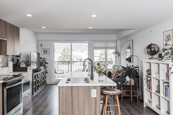 1365 Pemberton Avenue 307 — photo 1