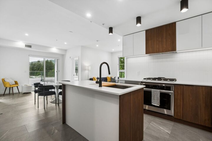 Property Photo:  623 Kemsley Avenue 206  BC V3J 0L8 