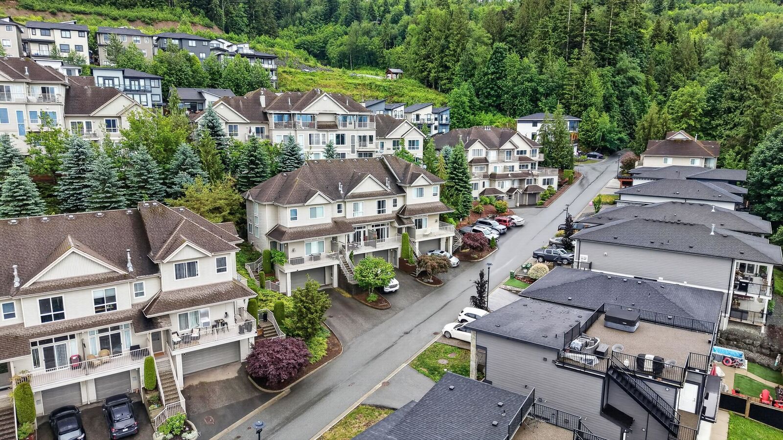 Property Photo: 5260 Goldspring Place 1503 BC V2R 5S5