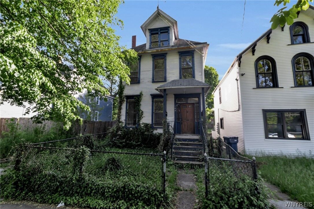 Property Photo:  162 Normal Avenue  NY 14213 