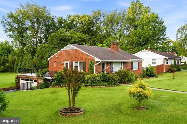 Property Photo:  19531 Scenery Drive  MD 20876 