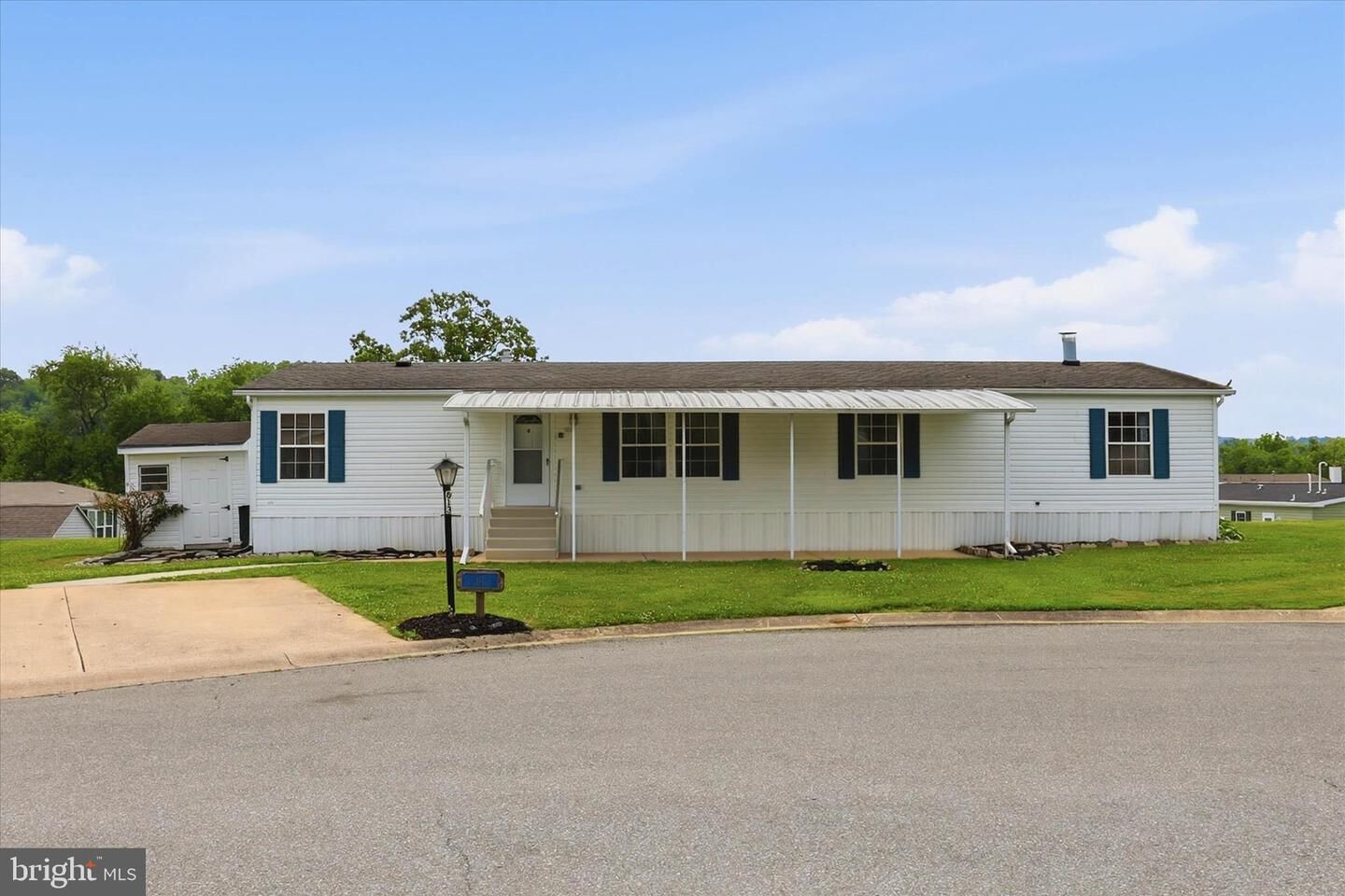 Property Photo:  813 Birch Street  PA 17560 