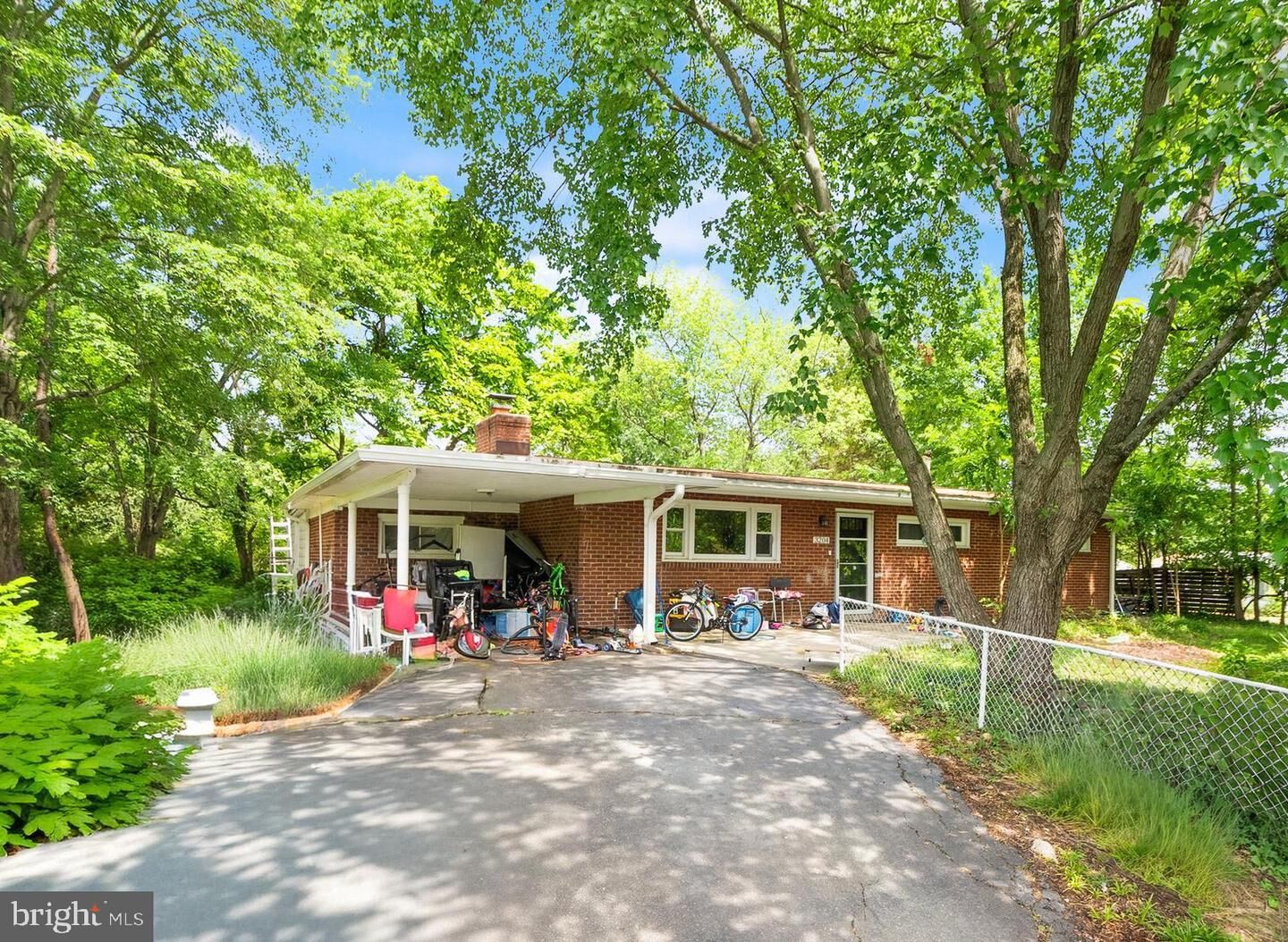 Property Photo: 3204 Ayers Drive VA 22309