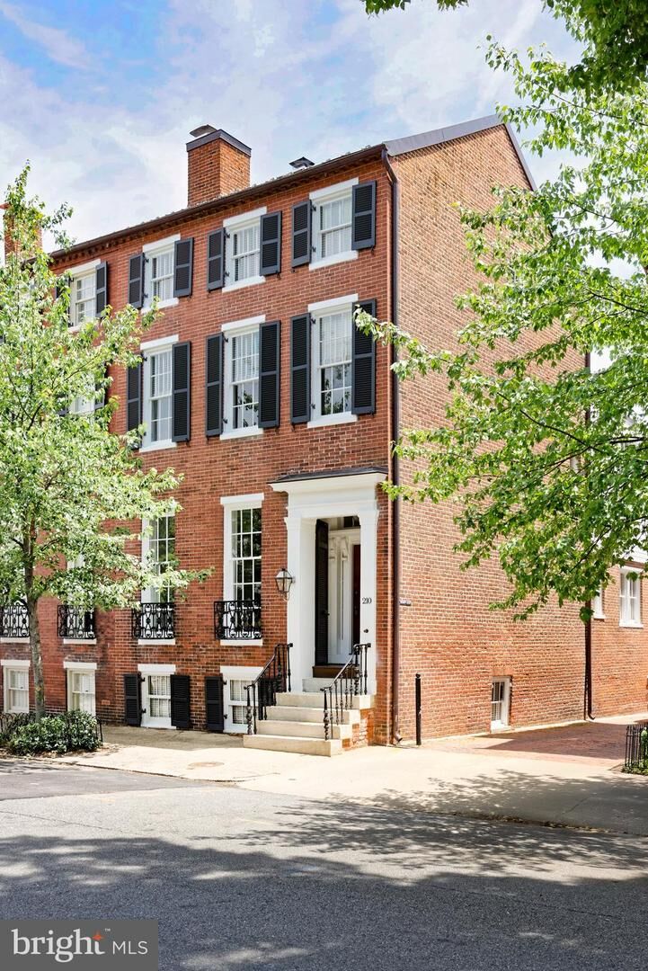 Property Photo:  210 S Pitt Street  VA 22314 