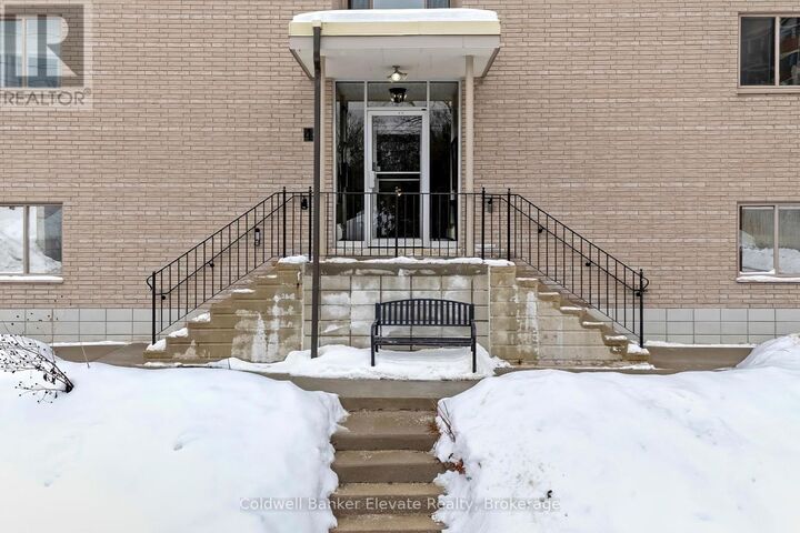 Property Photo: 49 Park Avenue 402 ON L7G 3H9