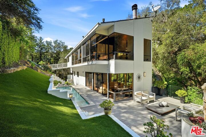 Property Photo:  2350 Benedict Canyon Dr  CA 90210 