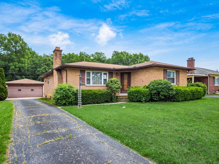 Property Photo: 380 Topsfield Road OH 43228