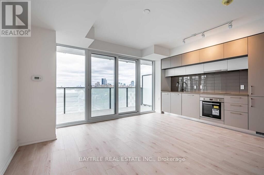 Property Photo:  99 Foxbar Road 1606  ON M4V 0B2 