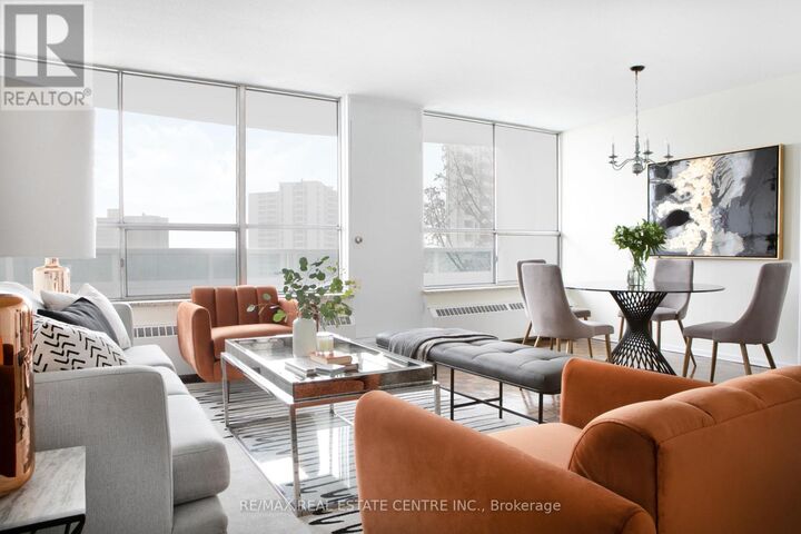 Property Photo:  100 Graydon Hall Drive 2210  ON M3A 3A8 
