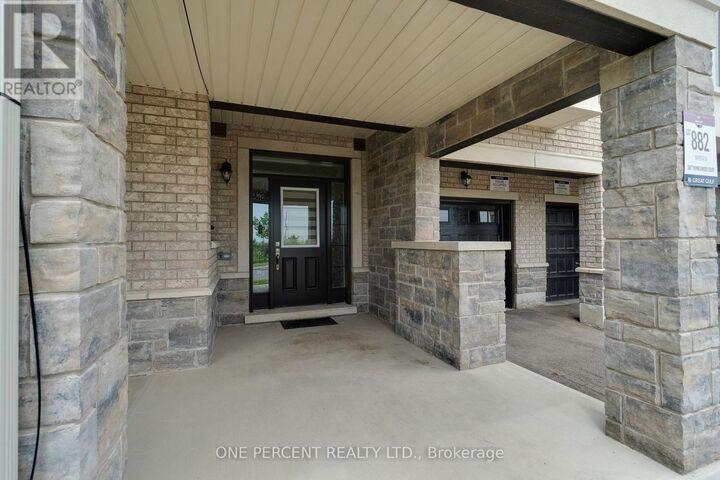 Property Photo:  387 Thimbleweed Court  ON L9E 1T3 