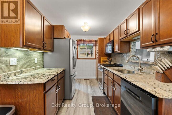 Property Photo:  29 Barry Road  ON K8V 0M3 