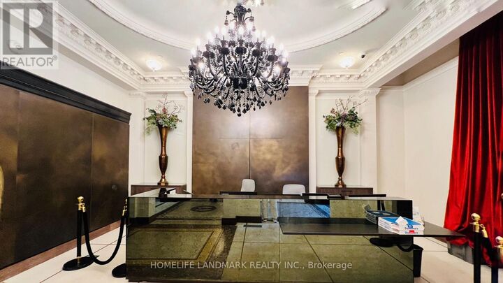 Property Photo:  197 Yonge Street 2202  ON M5B 1M4 
