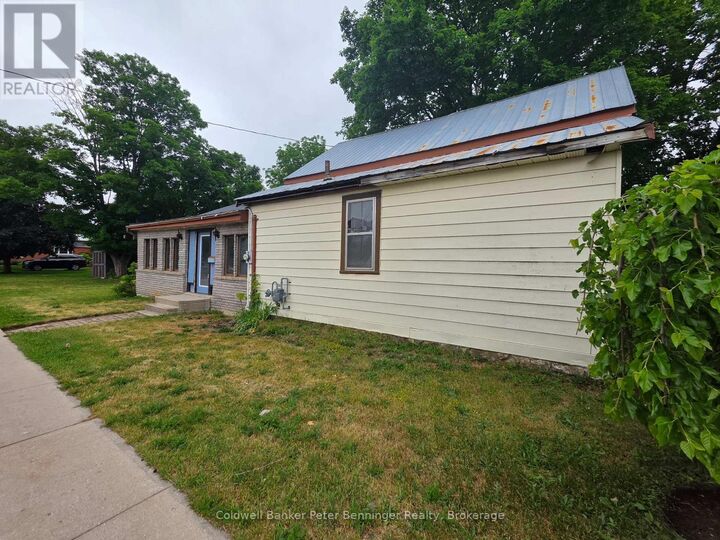 Property Photo:  21 Peter Street South  ON N0G 2V0 