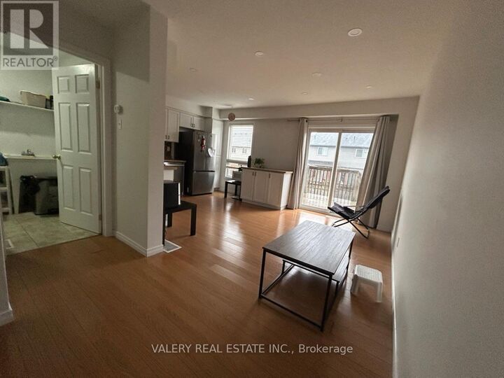 Property Photo:  21 Sorrento St Street 1  ON N2R 0A4 
