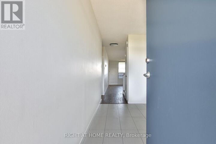 Property Photo:  35 Sunny Glenway 302  ON M3C 2Z5 