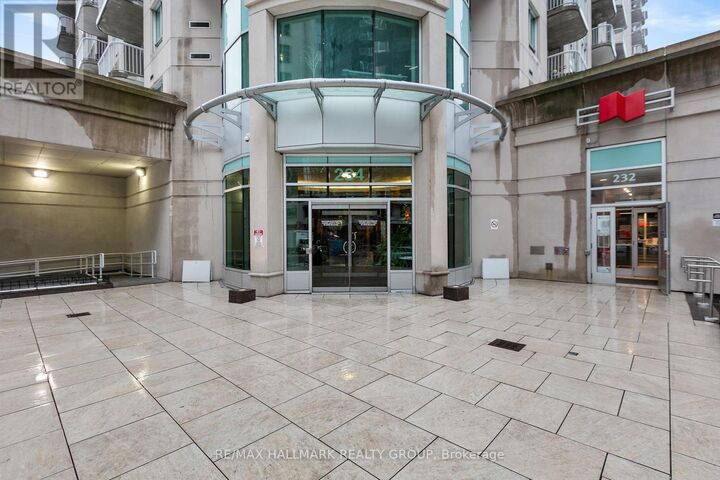 Property Photo: 234 Rideau Street 1509 ON K1N 0A9