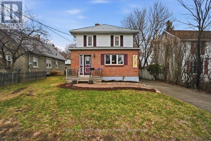 Property Photo:  46 Victoria Street  ON K0K 2C0 