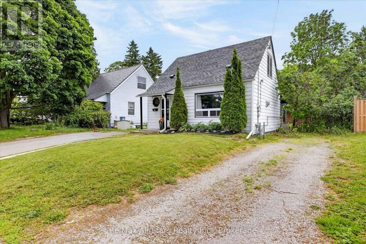 Property Photo:  43 Melbourne Street East  ON K9V 1X8 