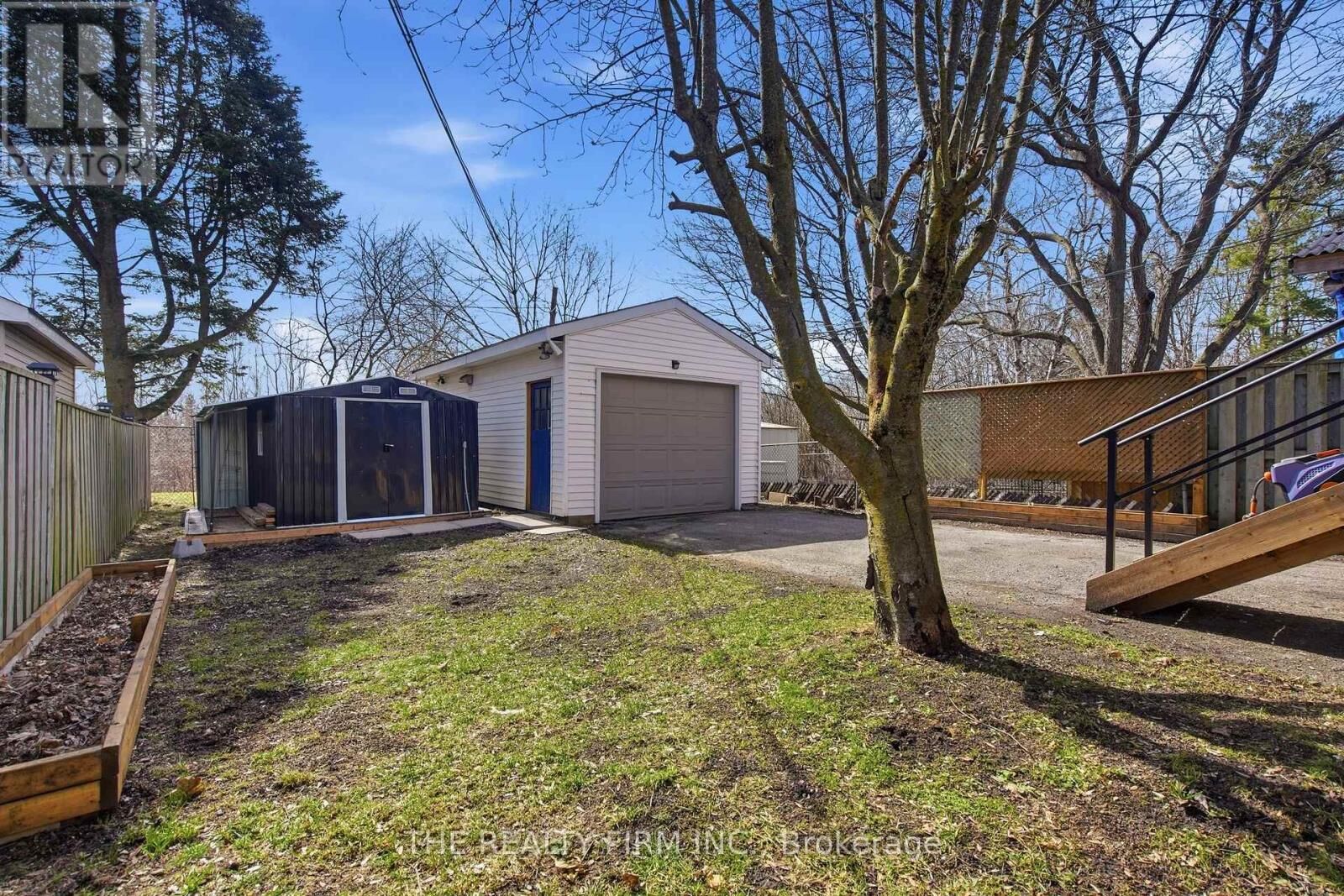 Property Photo:  119 Connaught Avenue  ON N5Y 3A5 