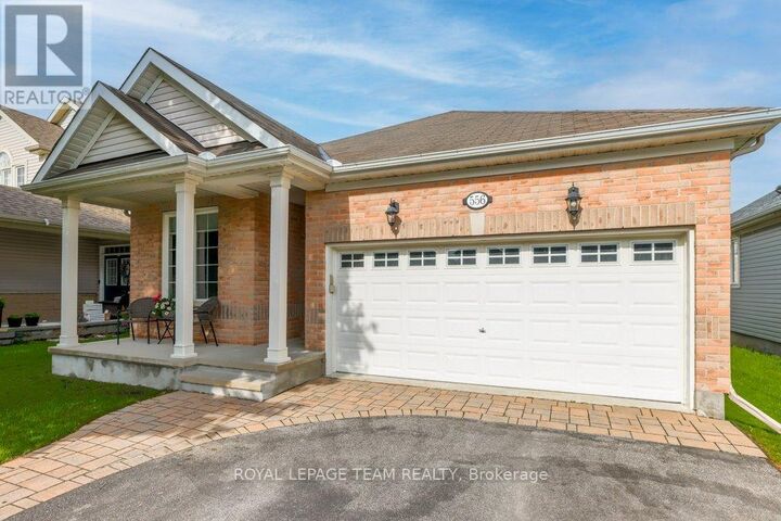 Property Photo: 556 Dalewood Crescent ON K2S 0L3