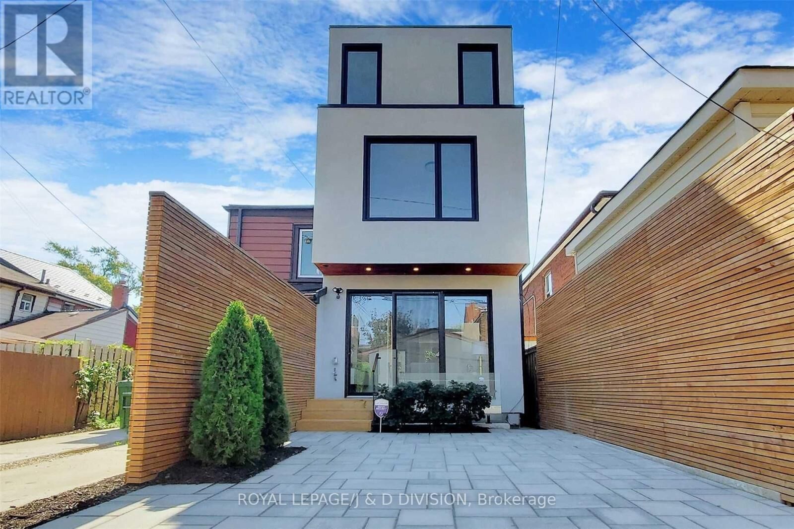 Property Photo:  26 Henderson Avenue Lower  ON M6J 2B8 