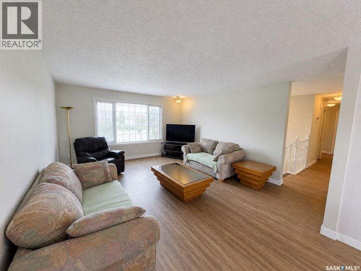 Property Photo:  9 Ducluzeau Place  SK S9X 1B5 