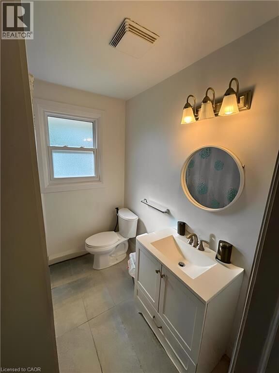Property Photo:  148 Bishop Street South  ON N3H 2L1 