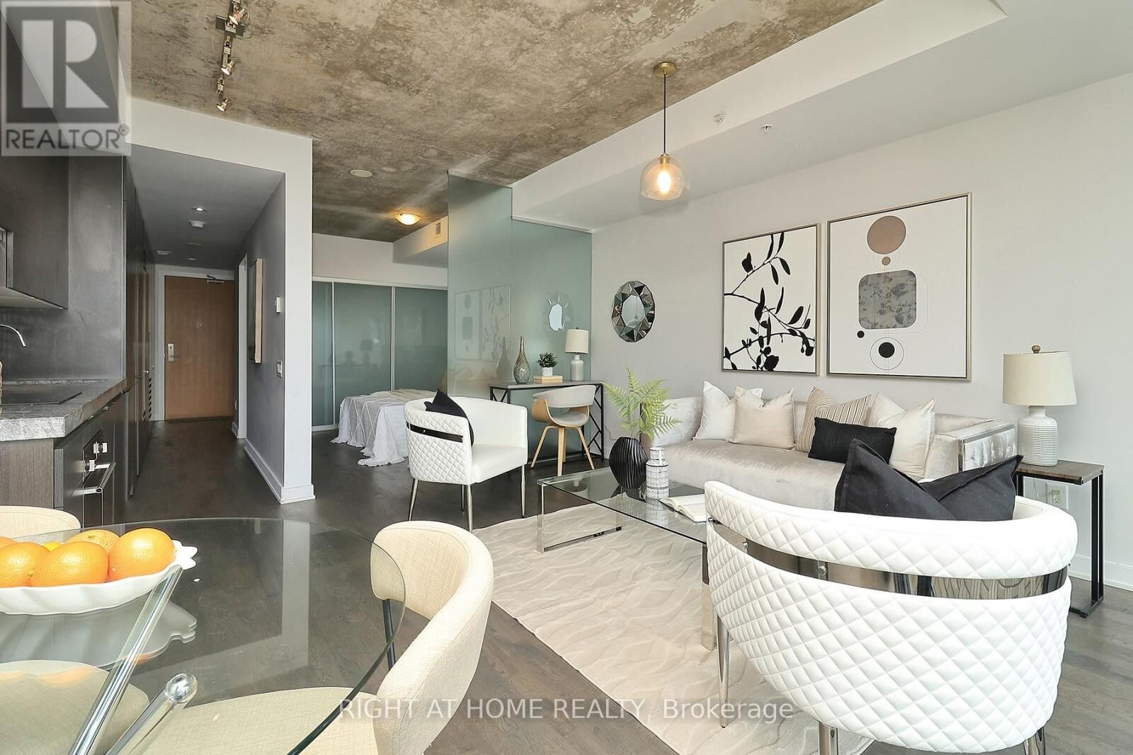 Property Photo: 629 King Street West ON M5V 0G9