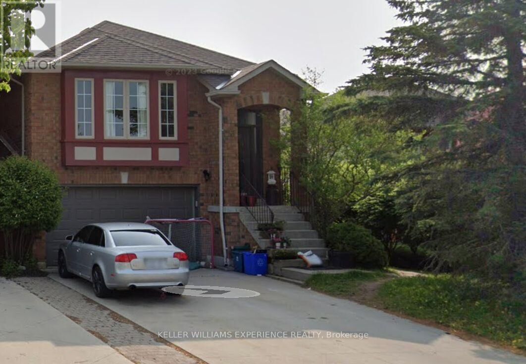 Property Photo: 13 Rundle Crescent Main ON L4N 8E7