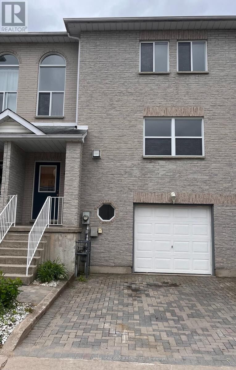 Property Photo:  490 Veterans Drive 47  ON L4N 9N4 