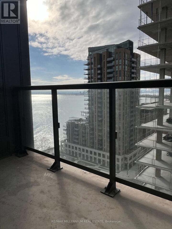 Property Photo:  370 Martha Street 1608  ON L7R 0G9 