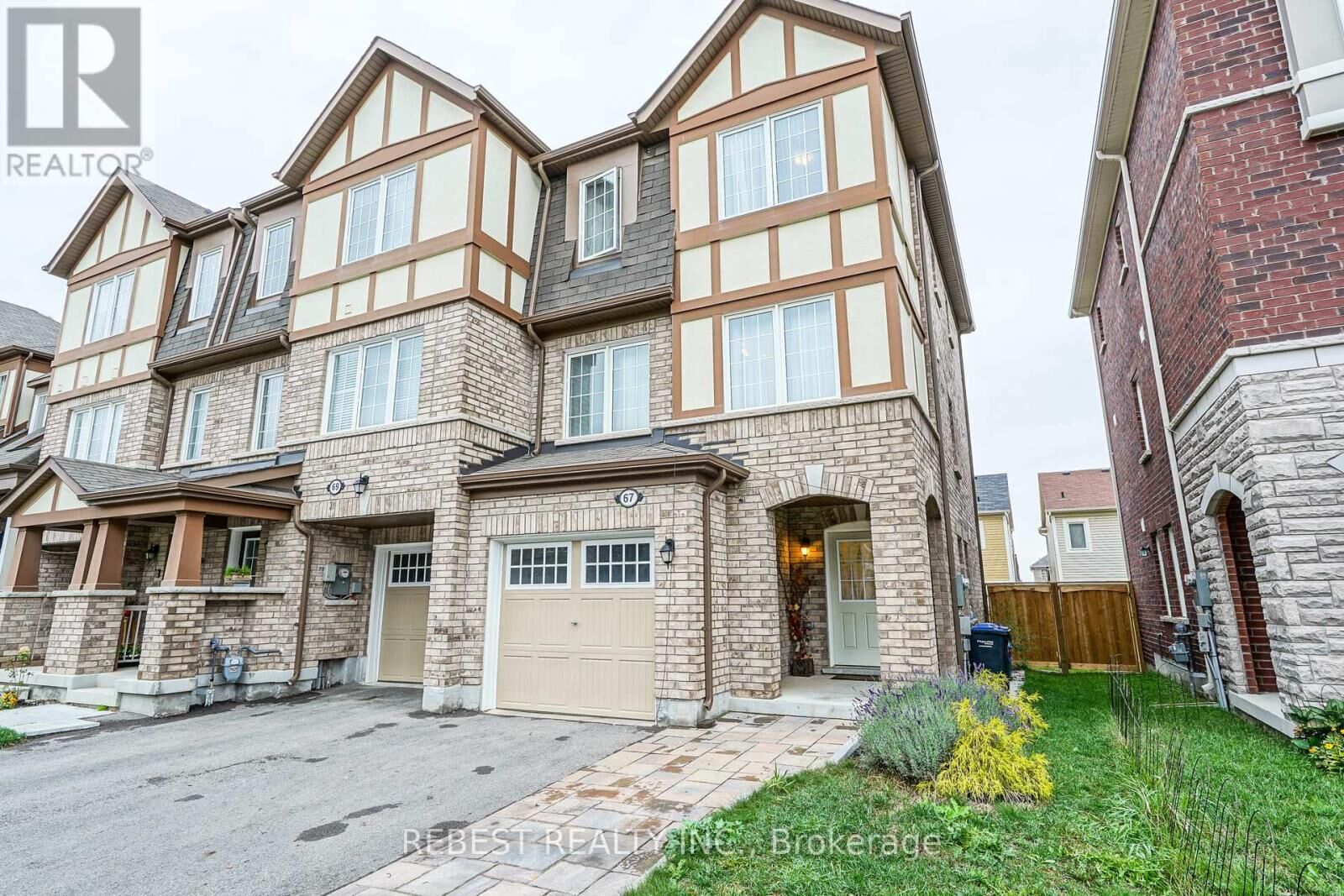 Property Photo: 67 Bannister Crescent ON L7A 4H4