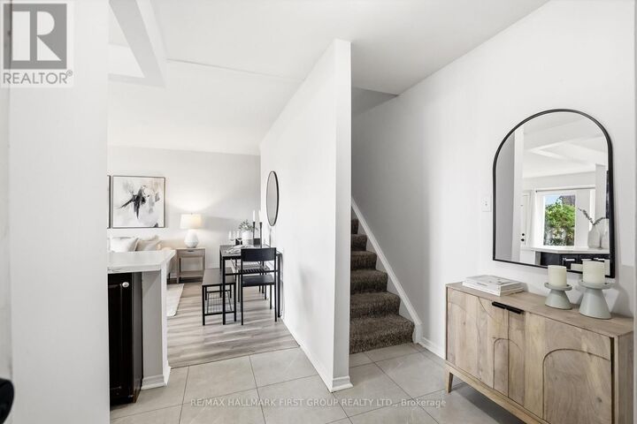 Property Photo:  1331 Mary Street North 3  ON L1G 6Z2 