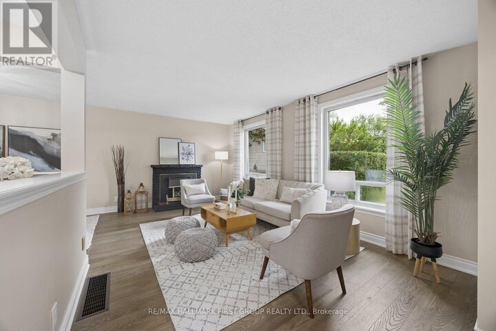 Property Photo:  861 Boxworth Place  ON L1W 2K9 