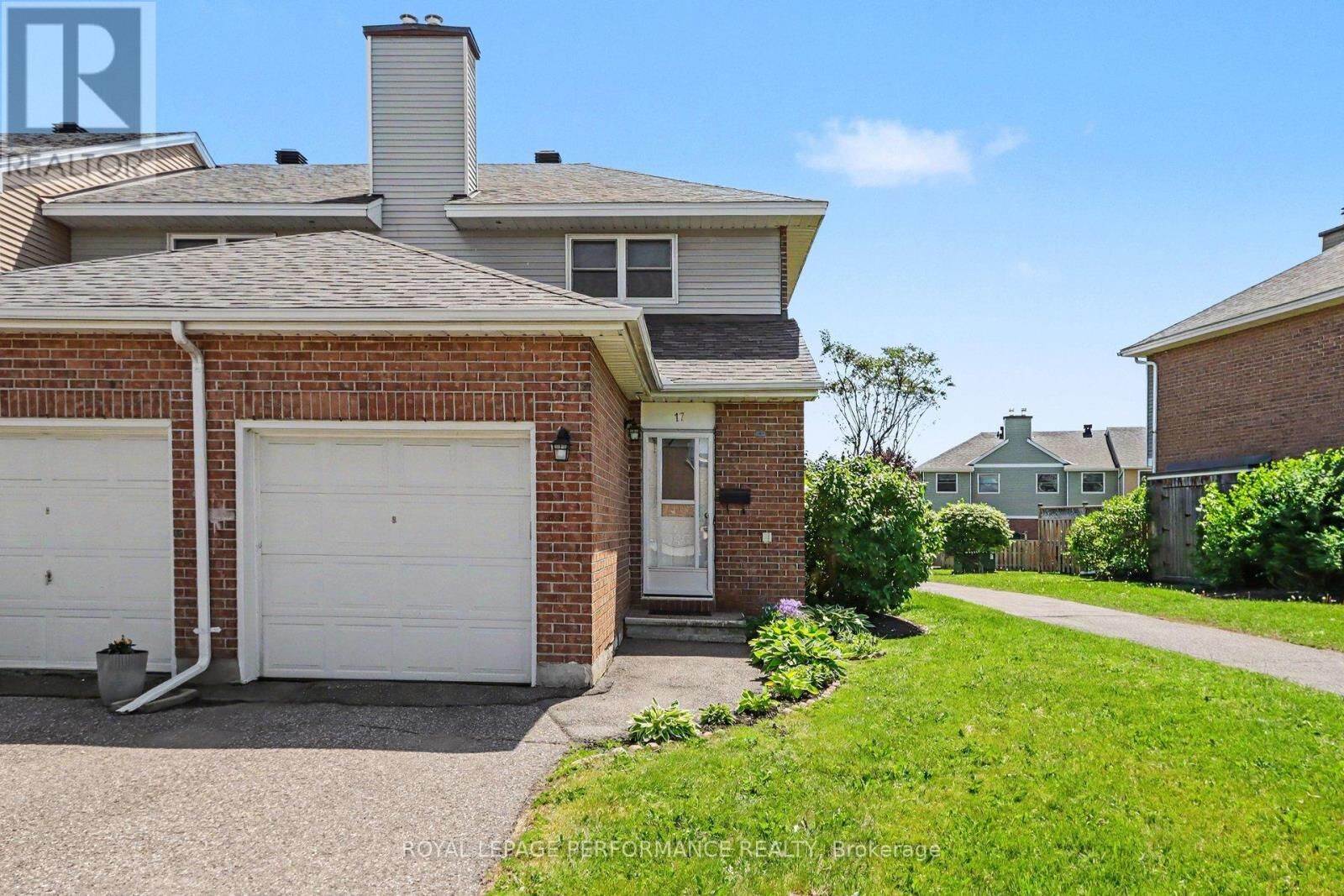 Property Photo:  17 Bentbrook Crescent  ON K2J 3X9 