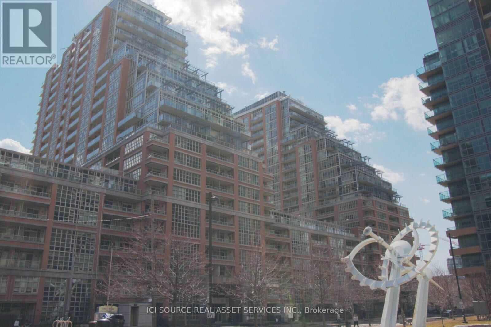 Property Photo:  85 East Liberty Street 1018  ON M6K 3R4 