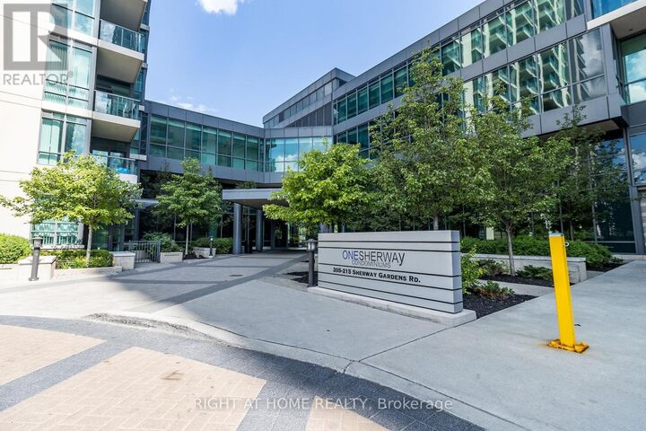 Property Photo:  215 Sherway Gardens Road 2805  ON M9C 0A4 