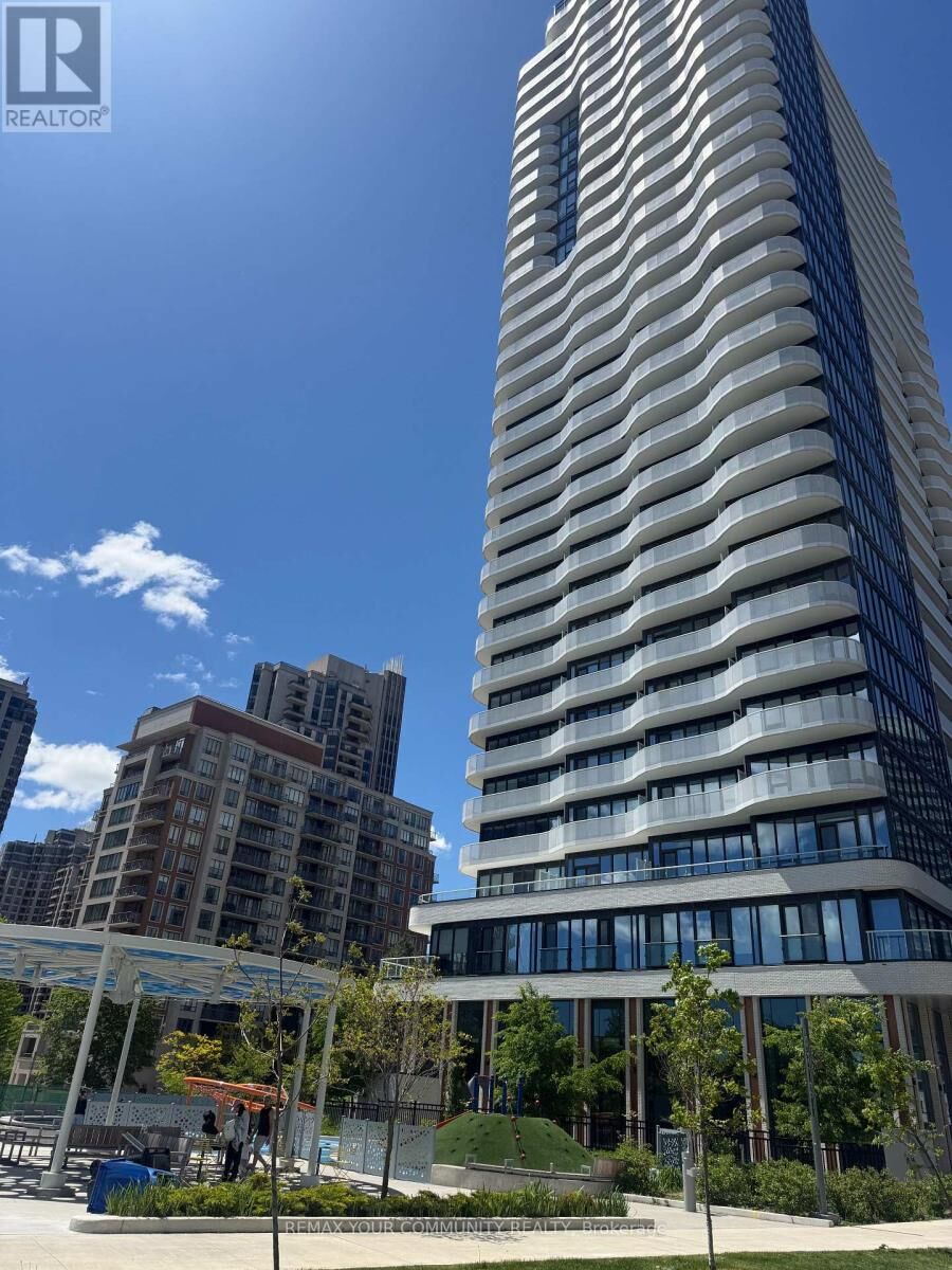 Property Photo: 15 Holmes Avenue 401 ON M2N 0L4