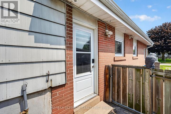 Property Photo:  818 Krosno Boulevard Basement  ON L1W 1G8 